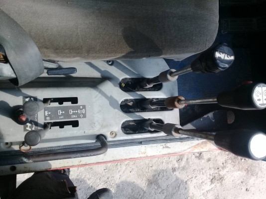 ขาย!! รถเครน KATO KR25H-V2 ขาย!! รถเครน KATO KR25H-V2