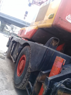 ขาย!! รถเครน KATO KR25H-V2 ขาย!! รถเครน KATO KR25H-V2