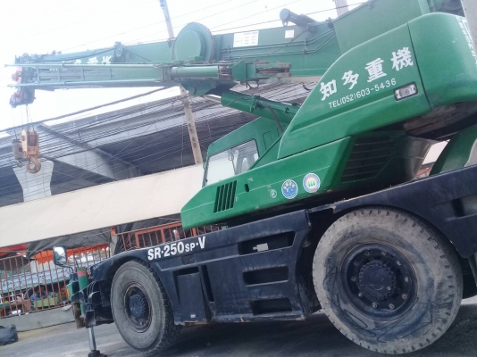 ขาย!! รถเครน KATO KR25H-V3 ขาย!! รถเครน KATO KR25H-V3