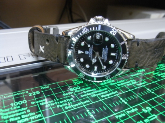 ซับมารีน ออโต้ ท่านชาย 42 มม พร้อมใช้ เดินตรงมาก ซับมารีน ออโต้ ท่านชาย 42 มม พร้อมใช้ เดินตรงมาก