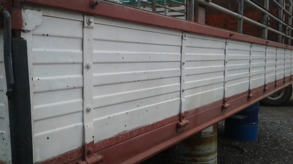 ขาย 48,000 กระบะใส่6ล้อฮีโน่ เมก้า ยาว5.50ม. ขาย 48,000 กระบะใส่6ล้อฮีโน่ เมก้า ยาว5.50ม.