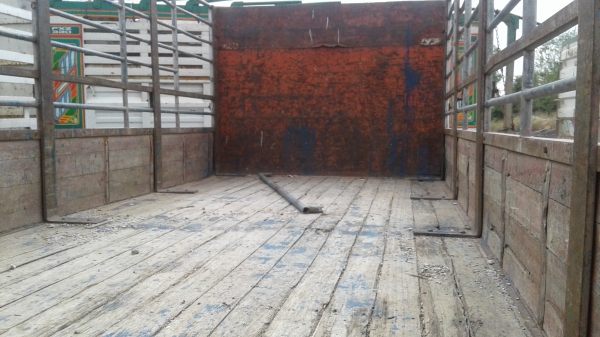 ขาย 48,000 กระบะใส่6ล้อฮีโน่ เมก้า ยาว5.50ม. ขาย 48,000 กระบะใส่6ล้อฮีโน่ เมก้า ยาว5.50ม.