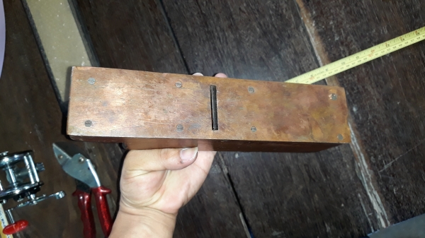 ขายกบไสไม้ฝรั่งขนาดใบกบ1 1/2" หน้าฉาบแผ่นทองแดงงานเก่าๆยุโรป ขายกบไสไม้ฝรั่งขนาดใบกบ1 1/2" หน้าฉาบแผ่นทองแดงงานเก่าๆยุโรป