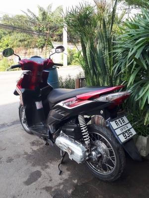Honda Click i รุ่น Tune up สีดำแดง ปี 2553 สภาพดี ราคาเบาๆ Honda Click i รุ่น Tune up สีดำแดง ปี 2553 สภาพดี ราคาเบาๆ