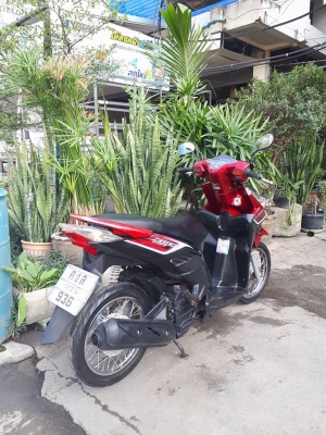 Honda Click i รุ่น Tune up สีดำแดง ปี 2553 สภาพดี ราคาเบาๆ