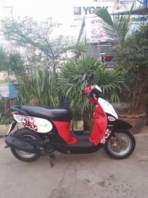 Yamaha Fiore ปี 2555 สีขาวแดงดำ สีสันสวยน่ารักสดใส ขับดีประหยัดน้ำมัน