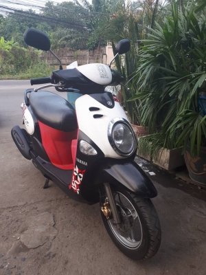 Yamaha Fiore ปี 2555 สีขาวแดงดำ สีสันสวยน่ารักสดใส ขับดีประหยัดน้ำมัน