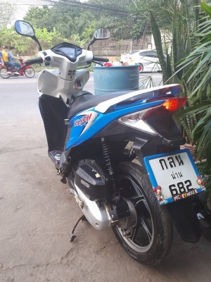 Honda Click 125 i สีน้ำเงินขาว ปี 2555 รถสวย ขับนิ่มขี่สบาย ราคาถูกๆ