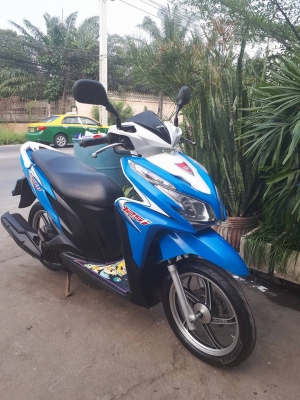 Honda Click 125 i สีน้ำเงินขาว ปี 2555 รถสวย ขับนิ่มขี่สบาย ราคาถูกๆ