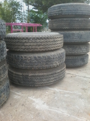 ขายยางมือสอง ขนาด8.25r ใช้กับรถ6ล้อหรือรถอื่นๆ ที่ใช้สำหรับบรรทุก สภาพหน้ายาง50\%-80\% ขายราคาถูก พร้อมกระทะมี 8 รู ขายถูก ขายยางมือสอง ขนาด8.25r ใช้กับรถ6ล้อหรือรถอื่นๆ ที่ใช้สำหรับบรรทุก สภาพหน้ายาง50\%-80\% ขายราคาถูก พร้อมกระทะมี 8 รู ขายถูก