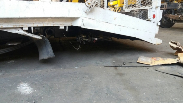 กระบะพื้นเรียบพร้อมชุดบันได