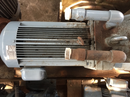 ขายมอเตอร์เกียร์ 15Hp รอบ1450 สภาพใหม่ หัวเกียร์ทด1:40 ราคาต่อรองได้ครับ