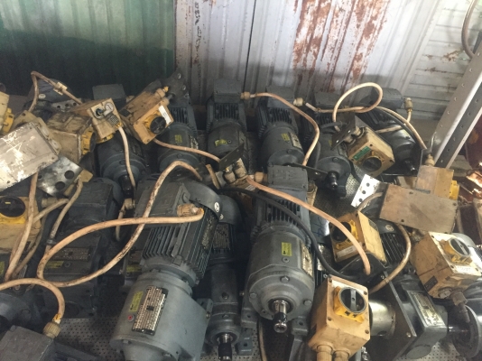 ขายมอเตอร์เกียร์ 1/4, 1/2, 3/4, 1 Hp มีหลายลูก หลายขนาด ทุกลูกราคาเดียว สนใจเข้ามาดูหน้าร้านครับ