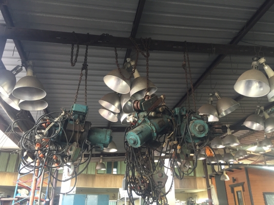 ขายรอกสลิงไฟฟ้า 1ตัน มี3ตัว รีโมท ล้อ สายรอกครบครับ ใช้งานได้ทุกตัว ถอดมาจากโรงงาน