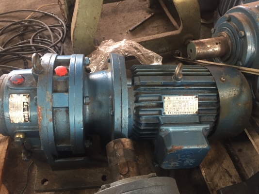 ขายมอเตอร์เกียร์ 3แรง รอบ 1400 rpm สภาพดี ใช้งานได้ครับ เกียร์ 1:30