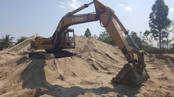 ขาย แบคโฮ DAEWOO DH200LC เครื่องเดิม ปั้มดี ช่วงล่างตัวเดินเสียหนึ่งข้าง รถใช้งานอยู่ เอกสารใบซื้อขาย ขาย แบคโฮ DAEWOO DH200LC เครื่องเดิม ปั้มดี ช่วงล่างตัวเดินเสียหนึ่งข้าง รถใช้งานอยู่ เอกสารใบซื้อขาย