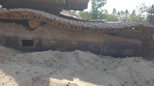 ขาย แบคโฮ DAEWOO DH200LC เครื่องเดิม ปั้มดี ช่วงล่างตัวเดินเสียหนึ่งข้าง รถใช้งานอยู่ เอกสารใบซื้อขาย ขาย แบคโฮ DAEWOO DH200LC เครื่องเดิม ปั้มดี ช่วงล่างตัวเดินเสียหนึ่งข้าง รถใช้งานอยู่ เอกสารใบซื้อขาย