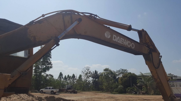 ขาย แบคโฮ DAEWOO DH200LC เครื่องเดิม ปั้มดี ช่วงล่างตัวเดินเสียหนึ่งข้าง รถใช้งานอยู่ เอกสารใบซื้อขาย ขาย แบคโฮ DAEWOO DH200LC เครื่องเดิม ปั้มดี ช่วงล่างตัวเดินเสียหนึ่งข้าง รถใช้งานอยู่ เอกสารใบซื้อขาย