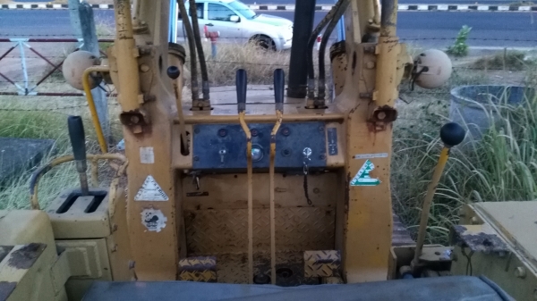 รถตัก ตีนตะขาบ มิตซูบิชิ BS3F สภาพดี พร้อมใช้ ราคาถูก