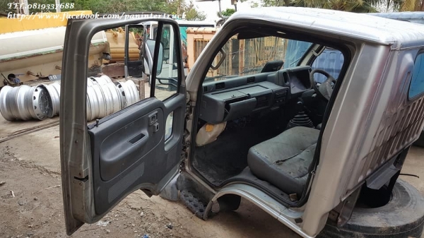 *สินค้าถูก มาเพิ่มคะ*หัวเก๋งรถบรรทุก 4 ล้อใหญ่ ,6 ล้อเล็ก / CABIN NISSAN รุ่น : CABSTAR  *ตาหวาน* ราคาเพียง 22,000 บาท สนใจรีบติดต่อ 0819337688