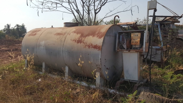 ขาย ถังน้ำมัน 5,500 ลิตร พร้อมหัวจ่าย ถังสวยไม่ผุ ราคาต่อรองได้