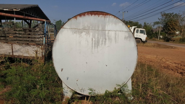 ขาย ถังน้ำมัน 5,500 ลิตร พร้อมหัวจ่าย ถังสวยไม่ผุ ราคาต่อรองได้ ขาย ถังน้ำมัน 5,500 ลิตร พร้อมหัวจ่าย ถังสวยไม่ผุ ราคาต่อรองได้