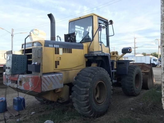 ขาย 1,250,000 รถตัก KOMATSU WA320-3 เครื่องดี เกียร์แรง สภาพพร้อมใช้ เอกสารเล่มทะเบียน  รถอยู่  นครปฐม โทร 0610710295