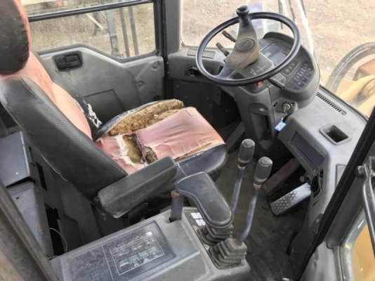 ขาย 1,250,000 รถตัก KOMATSU WA320-3 เครื่องดี เกียร์แรง สภาพพร้อมใช้ เอกสารเล่มทะเบียน  รถอยู่  นครปฐม โทร 0610710295