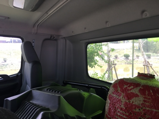 หัวเก๋ง 10 ล้อ HINO VICTOR FG8J  + ชุดไฟหน้า และกันชน - ของใหม ราคา 450,000 ต่อรอง มีให้เลือก 2 หัว