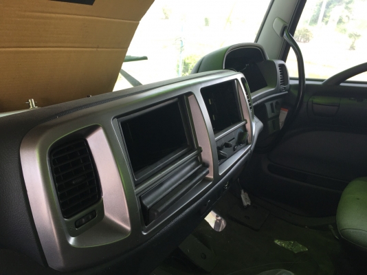 หัวเก๋ง 10 ล้อ HINO VICTOR FG8J  + ชุดไฟหน้า และกันชน - ของใหม ราคา 450,000 ต่อรอง มีให้เลือก 2 หัว