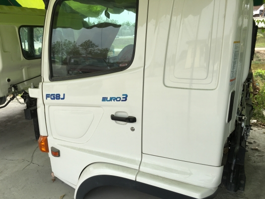 หัวเก๋ง 10 ล้อ HINO VICTOR FG8J  + ชุดไฟหน้า และกันชน - ของใหม ราคา 450,000 ต่อรอง มีให้เลือก 2 หัว