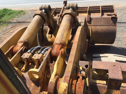 ขายรถตัก CATERPILLAR 988B รถนำเข้าจากญี่ปุ่นแท้ๆ บุ้งกี๋ขนาด 4.5 คิว เครื่อง เกียร์ ปั้ม สมบูรณ์พร้อมใช้ครับ ติดต่อ 063-9316985 ID LINE : 0639316985