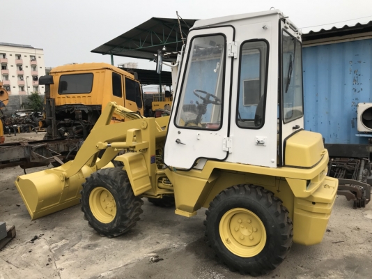 รถตัก komatsu wa30-5E รถตัก komatsu wa30-5E