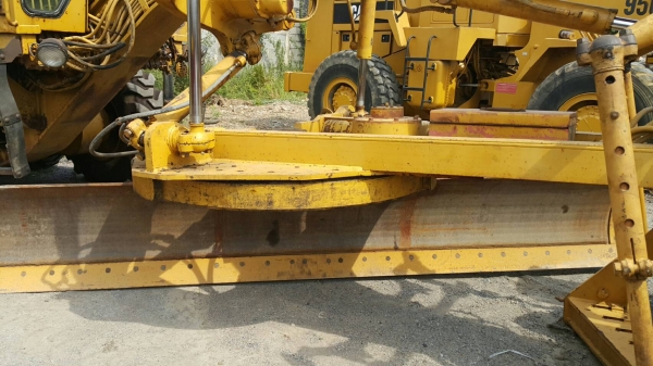 รถเกรด cat 140G s/n 12977