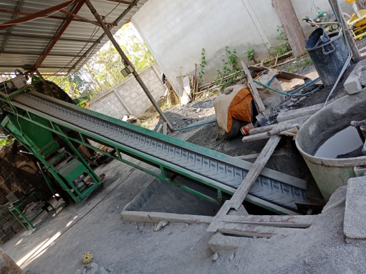 เครื่องอัดอิฐสภาพดีพร้อมแบบหล่อท่อ  95,000บาท