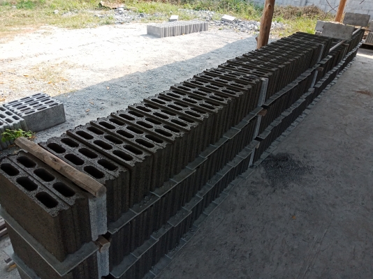 เครื่องอัดอิฐสภาพดีพร้อมแบบหล่อท่อ  95,000บาท