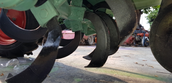 รถพรวนดินปรับสภาพแล้วพร้อมใช้งาน