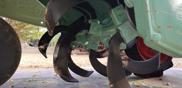 รถพรวนดินปรับสภาพแล้วพร้อมใช้งาน