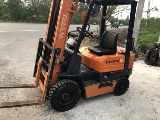 FORK LIFT- TOYOTA
