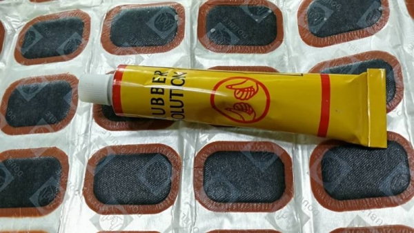 2 กล่อง 120 บ.ส่งถึงบ้านฟรีโทร 083-2000058 LINE ID: line832923 แผ่นปะยางในรถสำเสร็จรูปพร้อมกาวในกล่อ