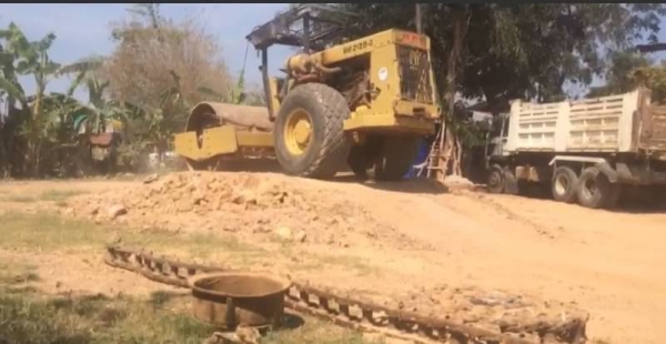 ขาย 495,000 รถบด BOMAX BW 212 D-2 เล่มทะเบียน 2 เพลา สั่นสะเทือน เครื่องดี เกียร์แรง เอวแน่น รถพร้อมใช้ รถอยู่ ศรีเกษ 090-772-3710 090-772-3708