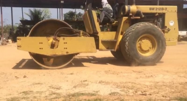 ขาย 495,000 รถบด BOMAX BW 212 D-2 เล่มทะเบียน 2 เพลา สั่นสะเทือน เครื่องดี เกียร์แรง เอวแน่น รถพร้อมใช้ รถอยู่ ศรีเกษ 090-772-3710 090-772-3708