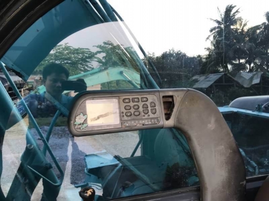 ขาย 695,000 บาท KOBElCO SK200 MarK 5 ธรรมดา เครื่องดี ปั้มแรง  เอวแน่น ไฟฟ้าครบ โซ่ใหม่ 1 ข้าง สภาพพร้อมใช้. เอกสารแจ้งจำหน่าย.   รถอยู่ นครปฐม โทร 0610710295