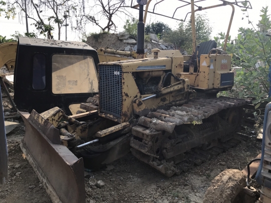 ขายรถแทรกเตอร์ KOMATSU D20-5 ราคา.170000 ต่อรอง ตีนเป็ด เกียร์ตัด ผานดันระบบปรับ 4 ทิศทาง เฟรมสวย เครื่อง ปั้ม แรง รถพร้อมใช้งาน สนใจโทร 081-3531946 ต่อ.บางนา &amp; ID-LINE รถอยู่ ราชบุรี