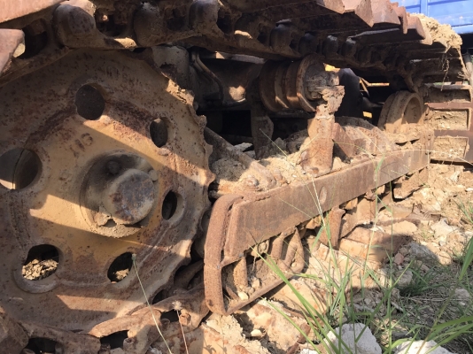 ขายรถแทรกเตอร์ KOMATSU D20-5 ราคา.170000 ต่อรอง ตีนเป็ด เกียร์ตัด ผานดันระบบปรับ 4 ทิศทาง เฟรมสวย เครื่อง ปั้ม แรง รถพร้อมใช้งาน สนใจโทร 081-3531946 ต่อ.บางนา &amp; ID-LINE รถอยู่ ราชบุรี