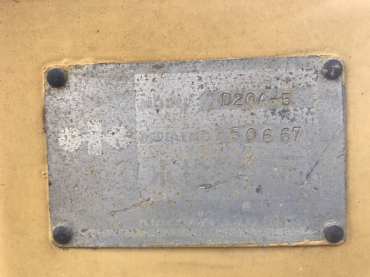 ขายรถแทรกเตอร์ KOMATSU D20-5 ราคา.170000 ต่อรอง ตีนเป็ด เกียร์ตัด ผานดันระบบปรับ 4 ทิศทาง เฟรมสวย เครื่อง ปั้ม แรง รถพร้อมใช้งาน สนใจโทร 081-3531946 ต่อ.บางนา &amp; ID-LINE รถอยู่ ราชบุรี