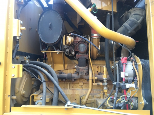 รถเกรด CAT  : 140M  ปี2010  7,900ชม. สภาพสวยๆตรงจาก USA 0988585524สามภพครับ