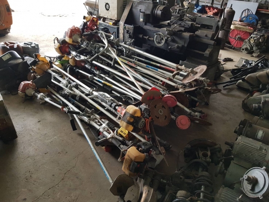 เครื่องตัดหญ้าสะพายหลัง