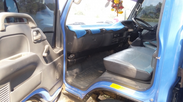 รถ isuzu npr 130 ปี48 รถห้างแท้