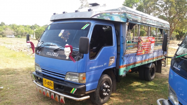 รถ isuzu npr 130 ปี48 รถห้างแท้